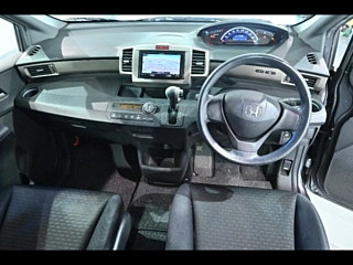 HONDA FREED 2011