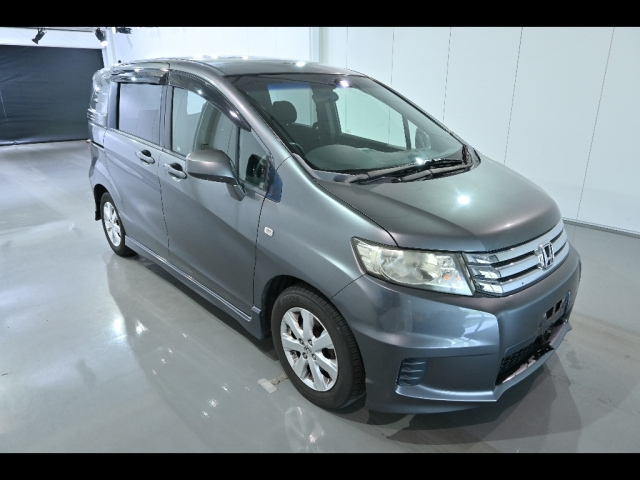 HONDA FREED 2011