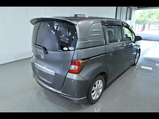 HONDA FREED 2011