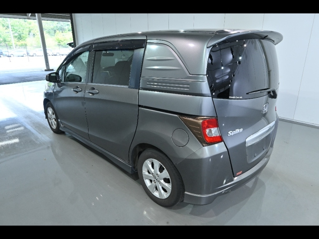 HONDA FREED 2011