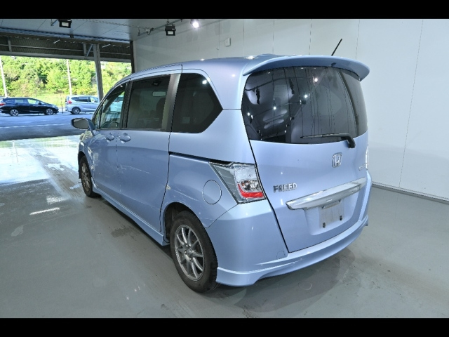 HONDA FREED 2011