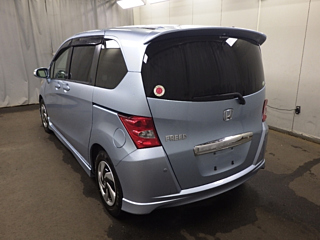 HONDA FREED 2010