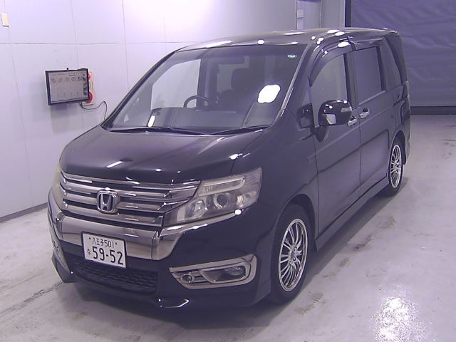 HONDA STEP WAGON 2013