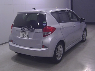 SUBARU TREZIA 2013