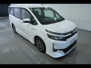 TOYOTA VOXY 2015