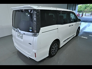 TOYOTA VOXY 2015