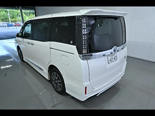TOYOTA VOXY 2015
