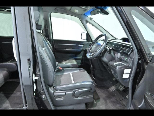 HONDA STEP WAGON 2016