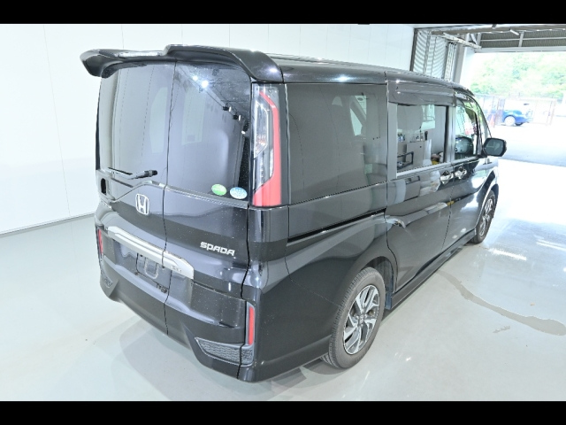 HONDA STEP WAGON 2016