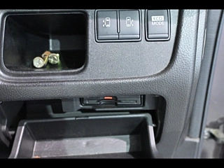 NISSAN SERENA 2013