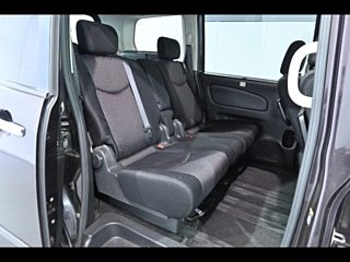 NISSAN SERENA 2013