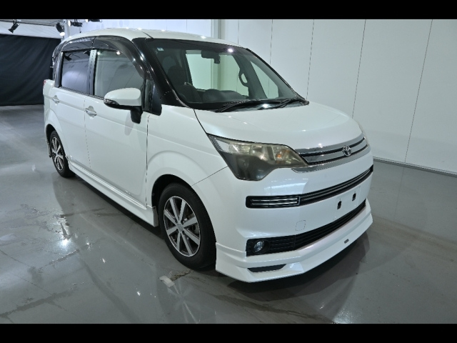 TOYOTA SPADE 2013