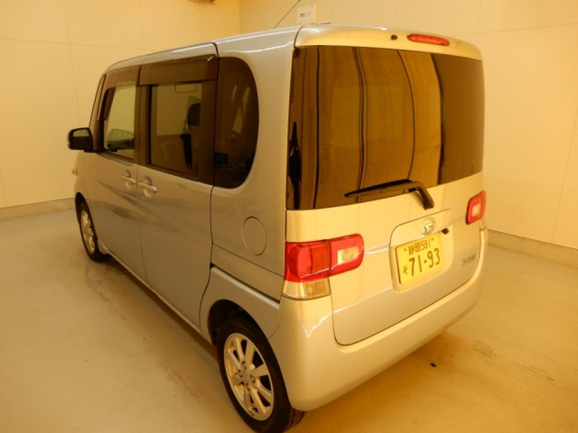 DAIHATSU TANTO 2010
