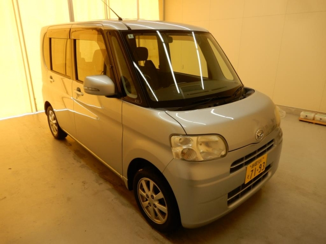 DAIHATSU TANTO 2010
