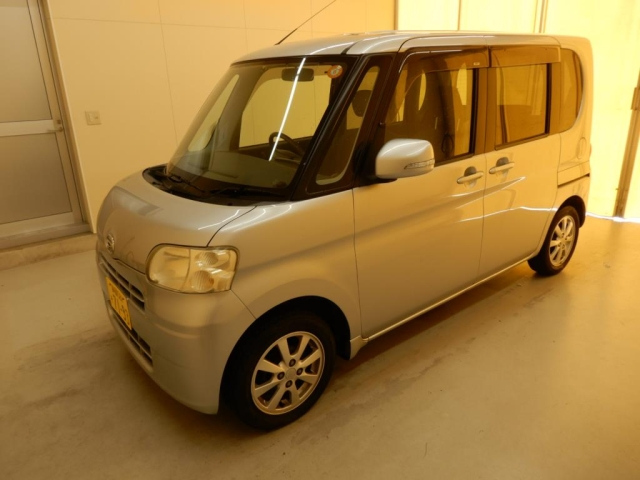 DAIHATSU TANTO 2010