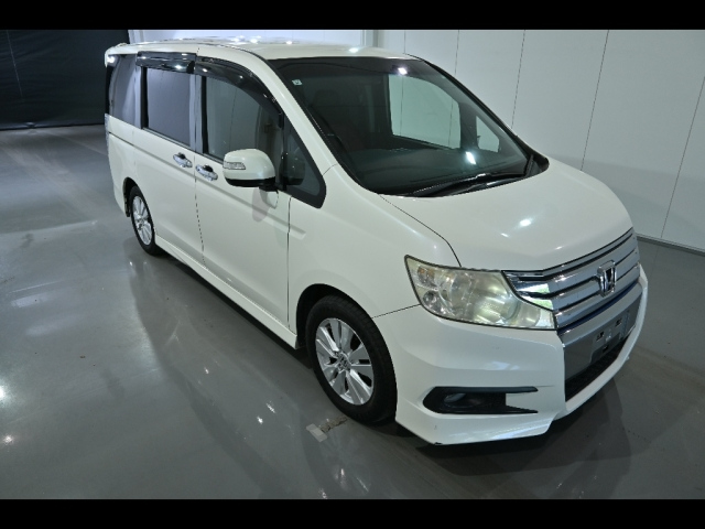HONDA STEP WAGON 2011