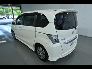 HONDA FREED 2013