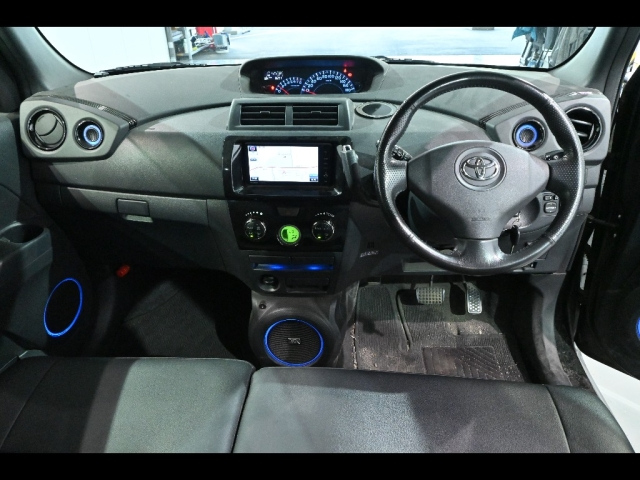 TOYOTA BB 2013