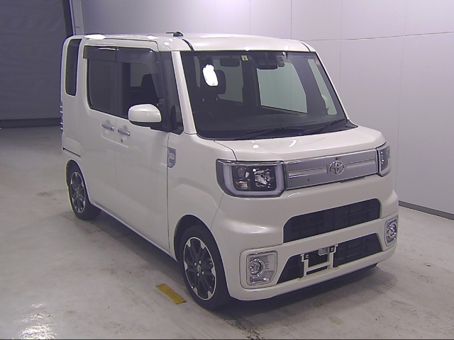 TOYOTA PIXIS MEGA 2020