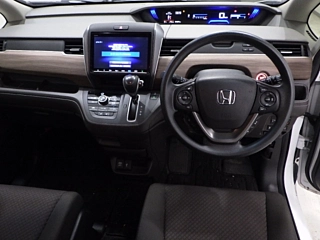 HONDA FREED 2023
