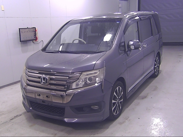 HONDA STEP WAGON 2013