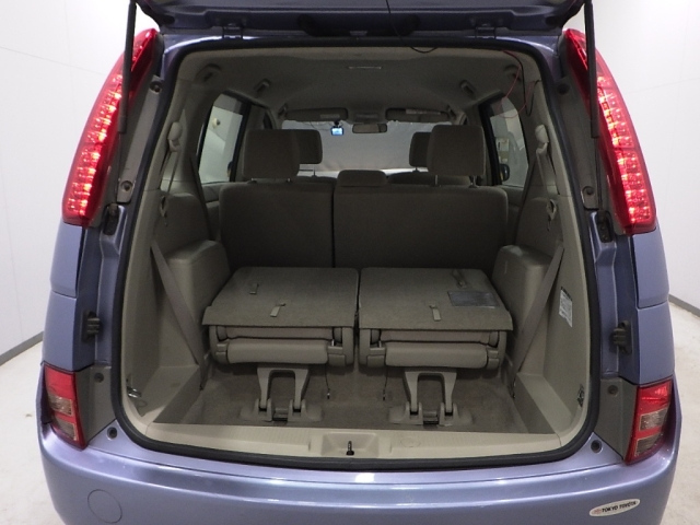 TOYOTA ISIS 2010