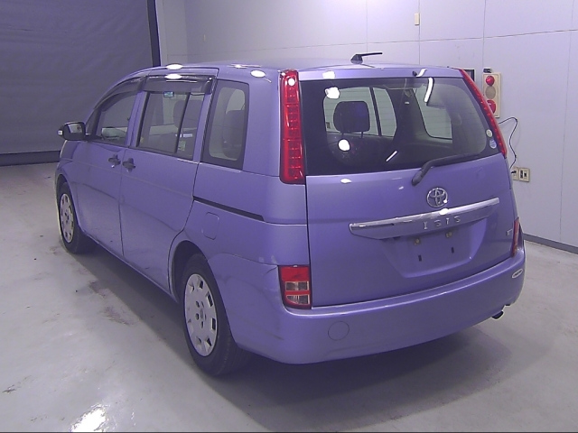 TOYOTA ISIS 2010