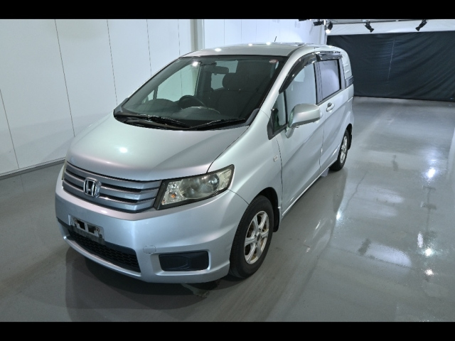 HONDA FREED 2010