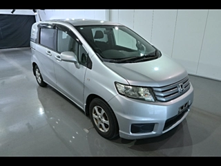 HONDA FREED 2010