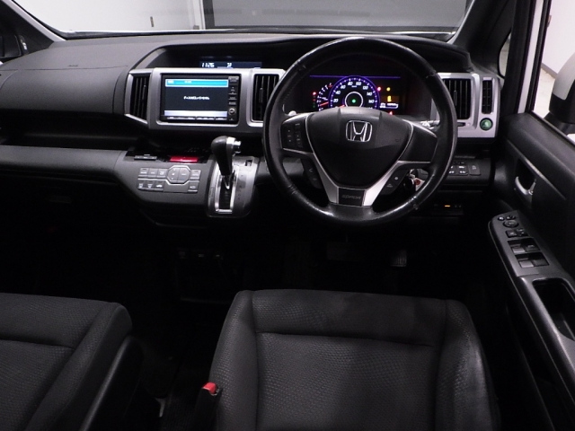 HONDA STEP WAGON 2013