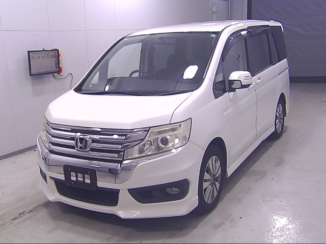 HONDA STEP WAGON 2013