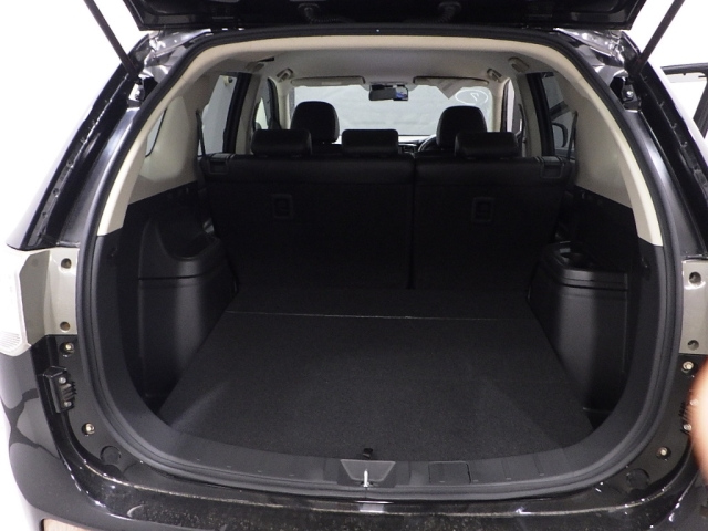 MITSUBISHI OUTLANDER PHEV 2014