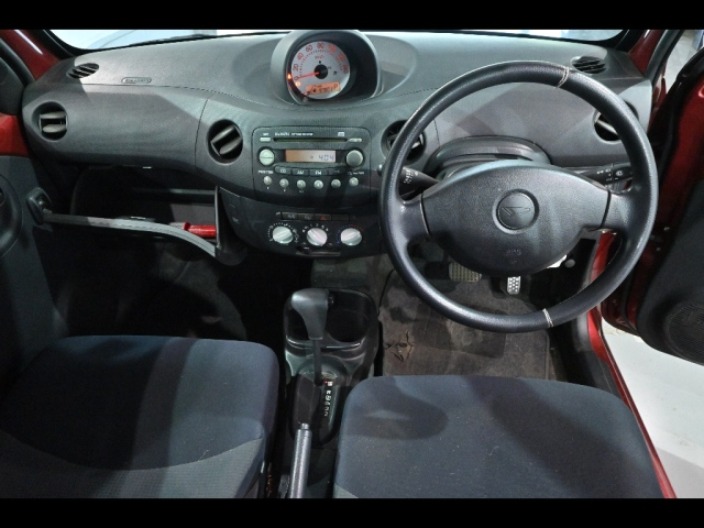 DAIHATSU ESSE 2011