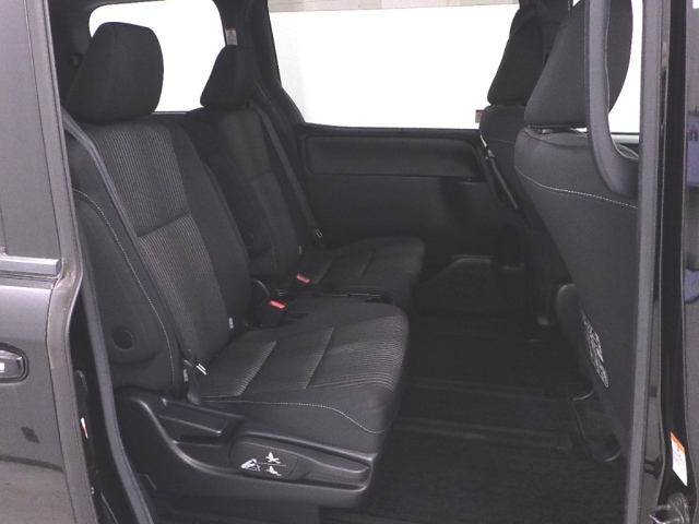 TOYOTA NOAH 2017