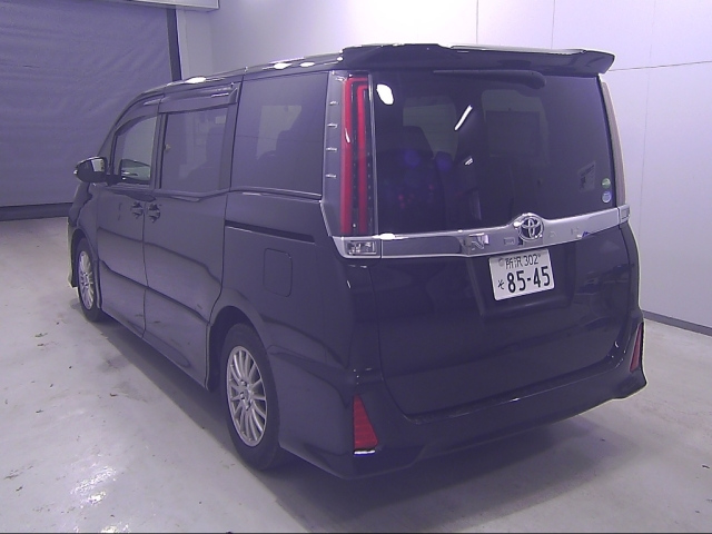 TOYOTA NOAH 2017