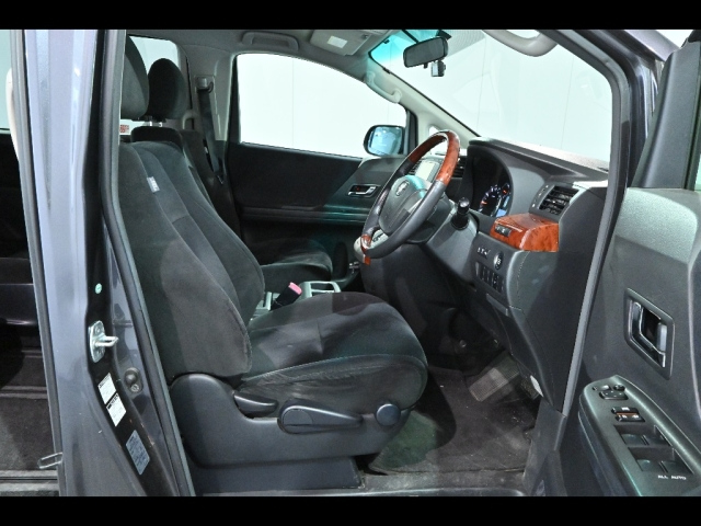 TOYOTA VELLFIRE 2010