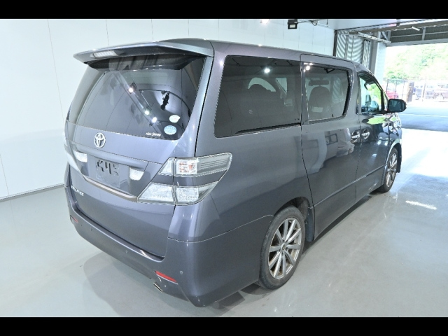 TOYOTA VELLFIRE 2010