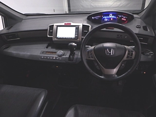 HONDA FREED 2012