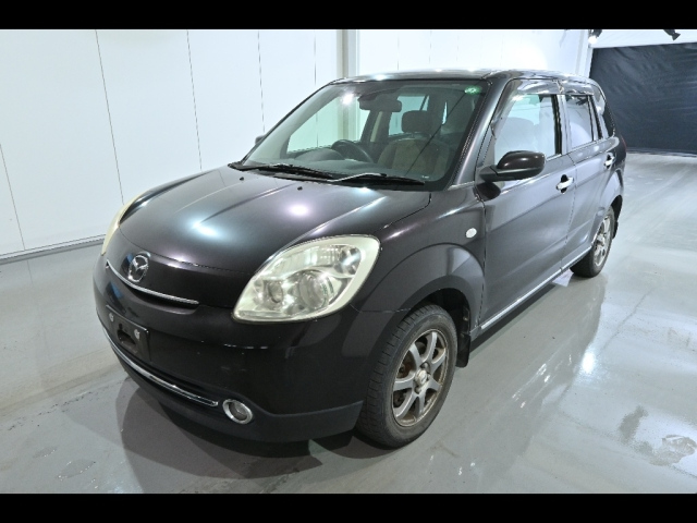 MAZDA VERISA 2010