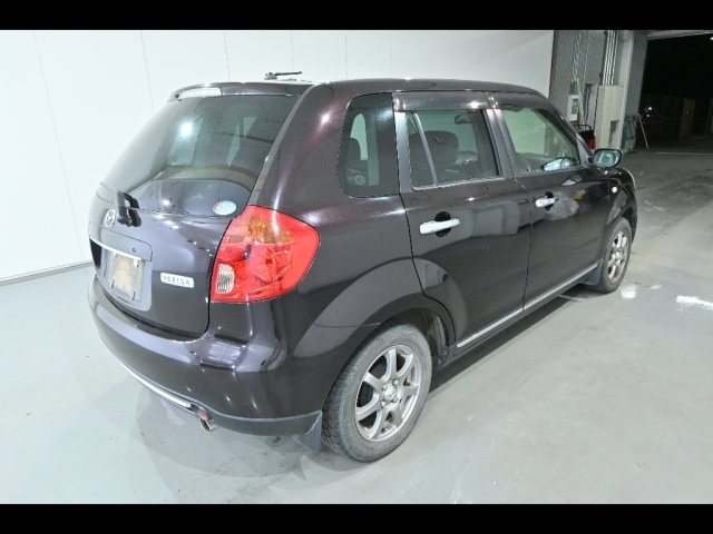 MAZDA VERISA 2010