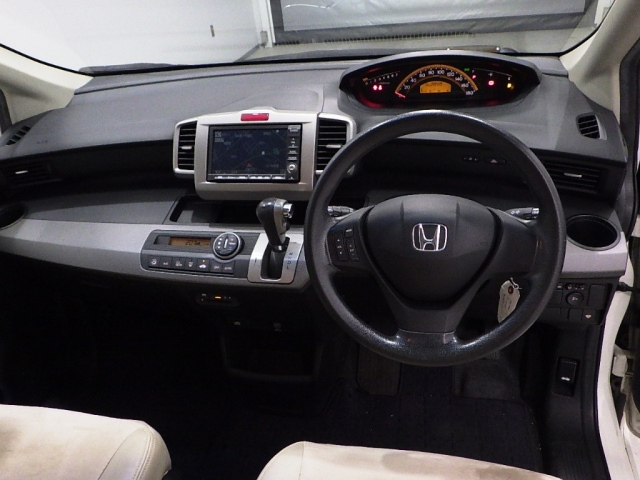 HONDA FREED 2010