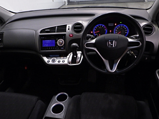HONDA STREAM 2013