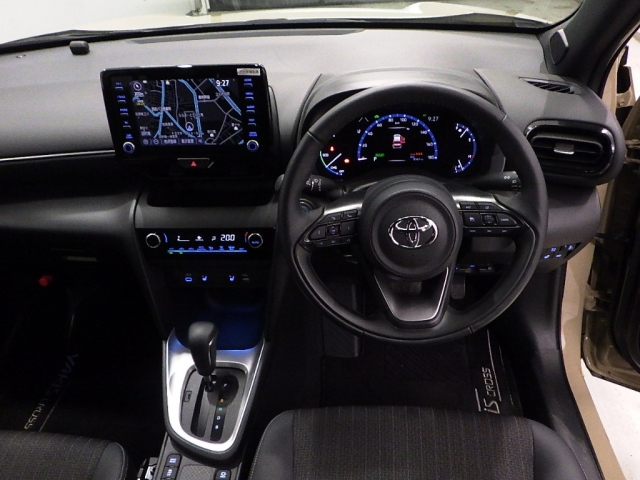 TOYOTA YARIS CROSS 2023
