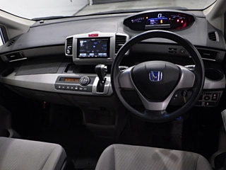 HONDA FREED 2012