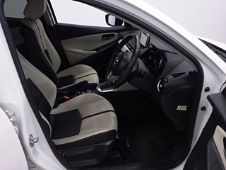 MAZDA DEMIO 2015