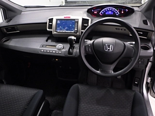 HONDA FREED 2010