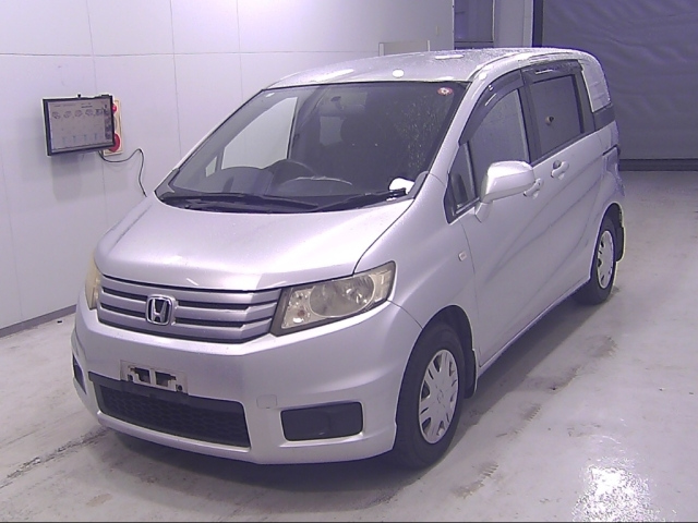 HONDA FREED 2010