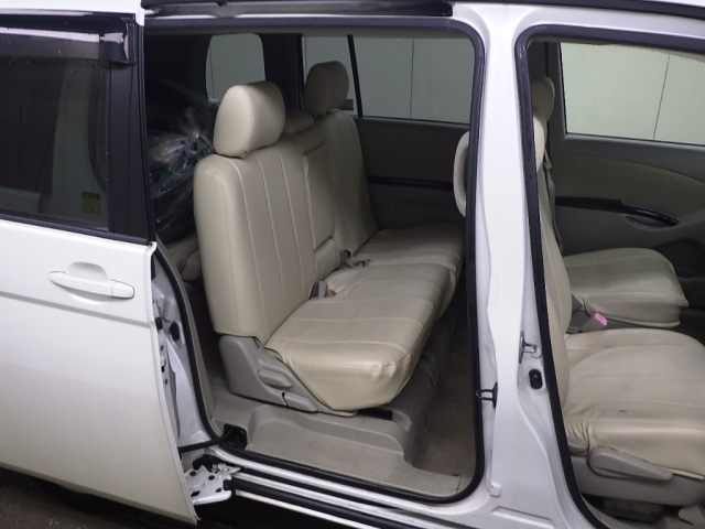 TOYOTA ISIS 2012