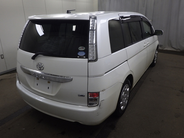 TOYOTA ISIS 2012