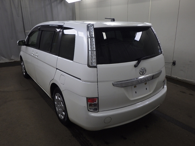 TOYOTA ISIS 2012